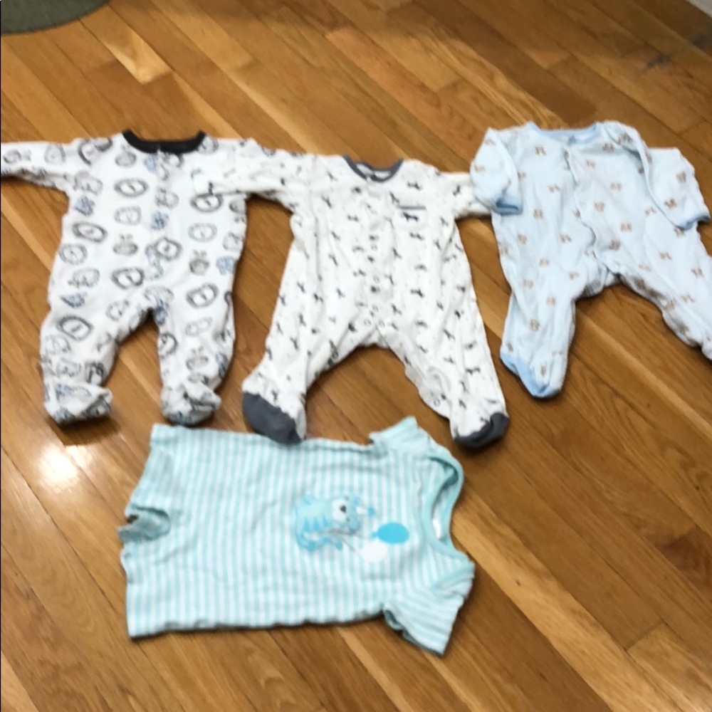 4 pieces of baby clothes for one price